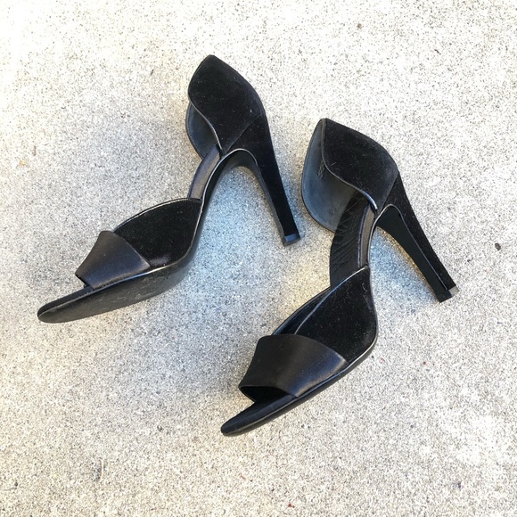 ♦️SOLD♦️GUCCI D’ Orsay Black Velvet Satin Heel Sz7 - Picture 3 of 8